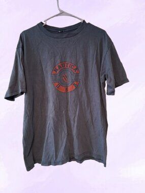 Nautica USA vintage graphic t-shirt teeshirt in navy blue and red. Fits like a L